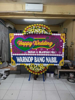 Papan Bunga di Terminal Kampung Rambutan
